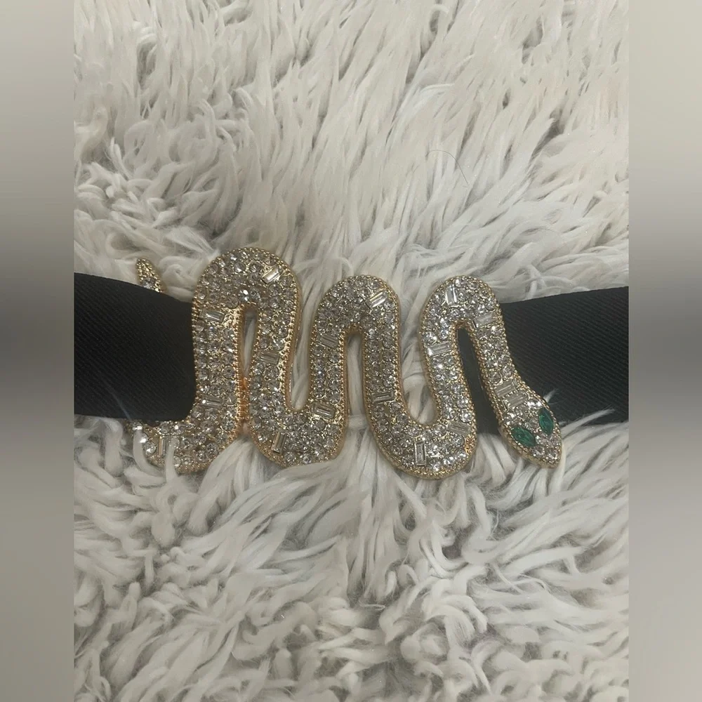 🐍 Glamorous Gold and Black Snake Rhinestone Belt - Picture 4 of 10
